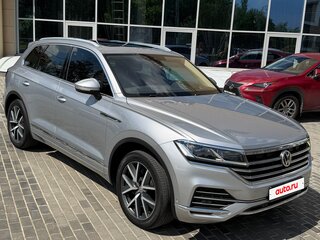 2020 Volkswagen Touareg III, серый, 5500000 рублей, вид 1