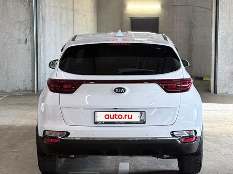 2021 Kia Sportage IV Рестайлинг, белый, 1899000 рублей, вид 3