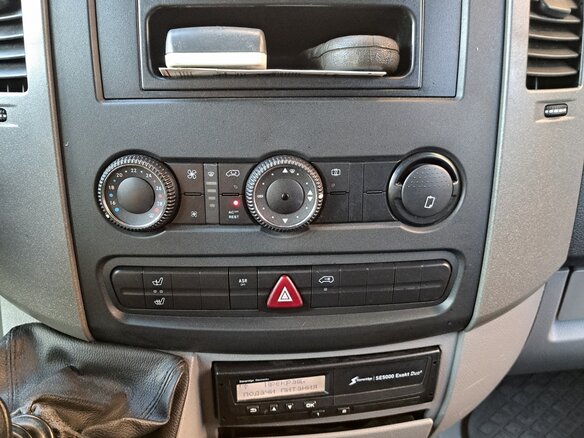 2008 Mercedes-Benz Sprinter, серебристый, 4000000 рублей - вид 17