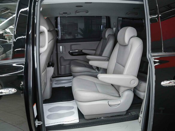2019 Kia Carnival III, чёрный, 2650000 рублей - вид 7