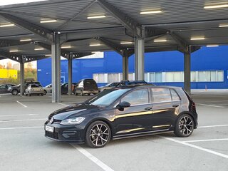 2019 Volkswagen Golf VII Рестайлинг, чёрный, 1880000 рублей, вид 1
