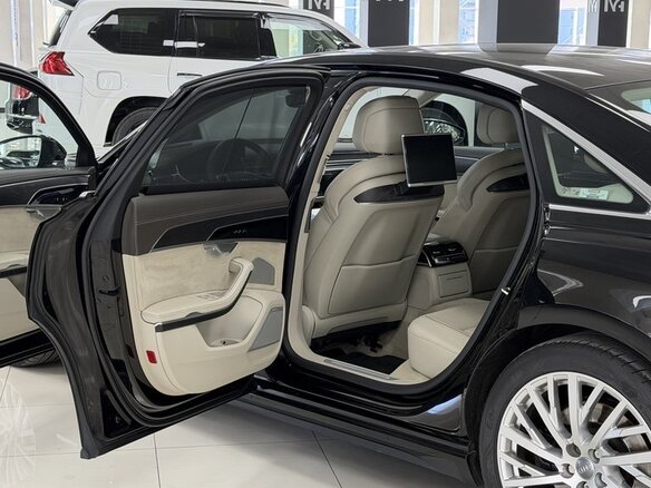 2018 Audi A8 Long 55 TFSI IV (D5), чёрный, 5700000 рублей - вид 11