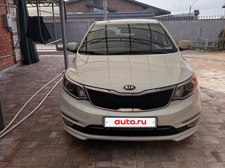2016 Kia Rio III Рестайлинг, белый, 1240000 рублей, вид 2