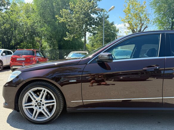 2010 Mercedes-Benz E-Класс 350 IV (W212, S212, C207), коричневый - вид 3