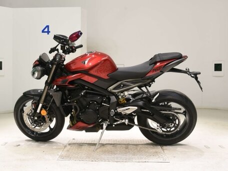 2024 Triumph Street Triple, красный, 1022000 рублей, вид 1