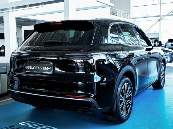 2026 Geely EX5 Гибрид EM-R, чёрный, 3829990 рублей - вид 3