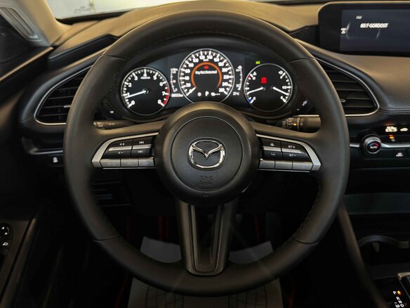 2022 Mazda 3 IV (BP), чёрный, 2147000 рублей - вид 13