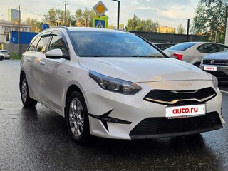 2022 Kia Ceed III Рестайлинг, белый, 1750000 рублей, вид 5