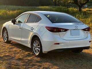 2018 Mazda Axela III Рестайлинг, белый, 1260000 рублей, вид 3