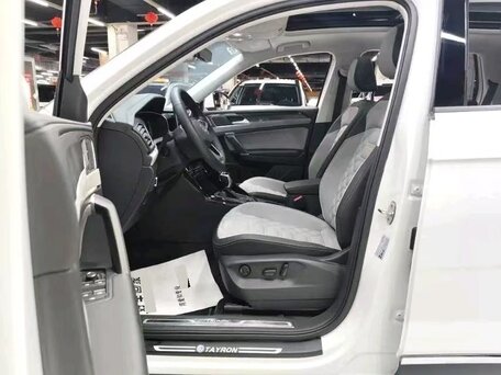 2022 Volkswagen Tayron I Рестайлинг, белый, 2520000 рублей, вид 4