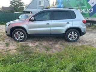 2015 Volkswagen Tiguan I Рестайлинг, серебристый, 1400000 рублей, вид 4