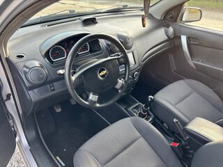 2011 Chevrolet Aveo I Рестайлинг, серебристый, 420000 рублей, вид 5