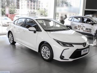2022 Toyota Corolla XII (E210), белый, 1750000 рублей, вид 1