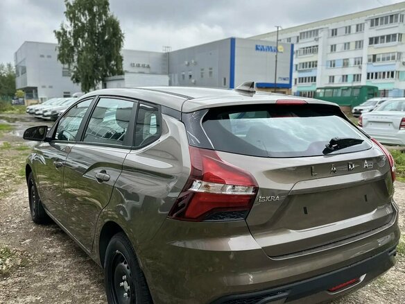 2026 Lada (ВАЗ) Iskra SW, коричневый - вид 5