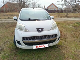 2011 Peugeot 107 I Рестайлинг, белый, 535000 рублей, вид 1