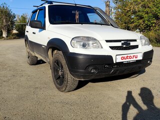 2014 Chevrolet Niva I Рестайлинг, белый, 650000 рублей, вид 3