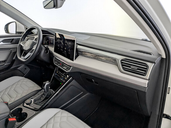 2023 Volkswagen Tayron X I Рестайлинг, белый, 4040000 рублей - вид 10