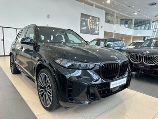 2025 BMW X5 40i IV (G05/G18) Рестайлинг, чёрный, 15100000 рублей, вид 3