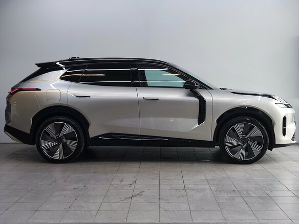 2023 Lynk & Co 08 39.6 kWh I, серый, 5600000 рублей - вид 3
