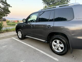 2011 Toyota Land Cruiser 200 Series, серый, 3150000 рублей, вид 3