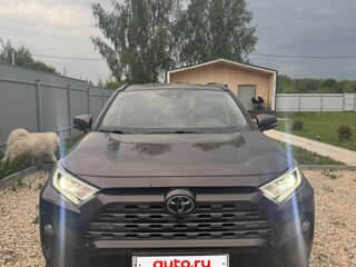 2020 Toyota RAV4 V (XA50), коричневый, 3350000 рублей, вид 1