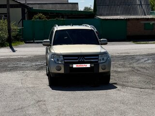 2007 Mitsubishi Pajero IV, бежевый, 1500000 рублей, вид 3