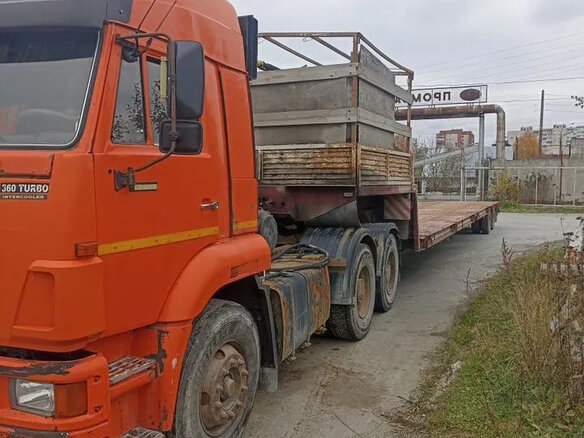 2008 КамАЗ 6460, красный, 950000 рублей - вид 1