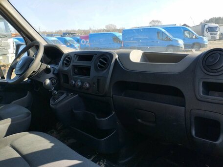 2017 Renault Master, серебристый, 2241000 рублей, вид 5