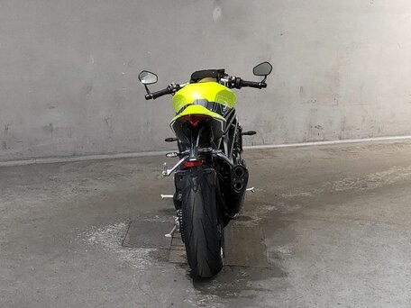 2025 Triumph Speed Triple, жёлтый, 1790000 рублей, вид 3