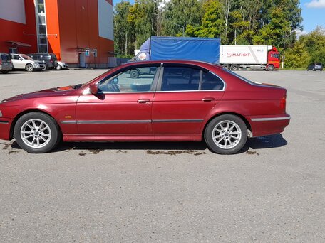 1997 BMW 5 серии 523i IV (E39), пурпурный, 470000 рублей, вид 5