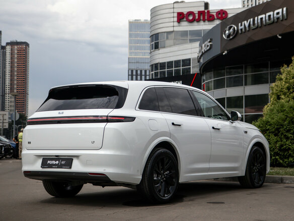 2023 Li Auto (Lixiang) L7 I, белый - вид 3