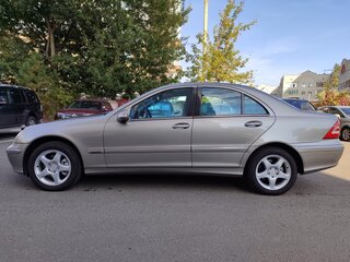 2004 Mercedes-Benz C-Класс 240 II (W203), бежевый, 1250000 рублей, вид 2