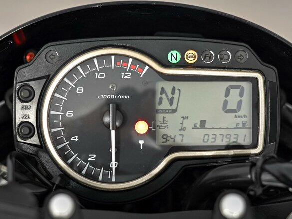 2013 Suzuki GSR 750, белый, 627000 рублей - вид 8