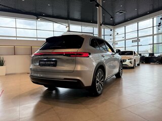 2026 Geely EX5 Гибрид EM-R, серебристый, 3829990 рублей, вид 4
