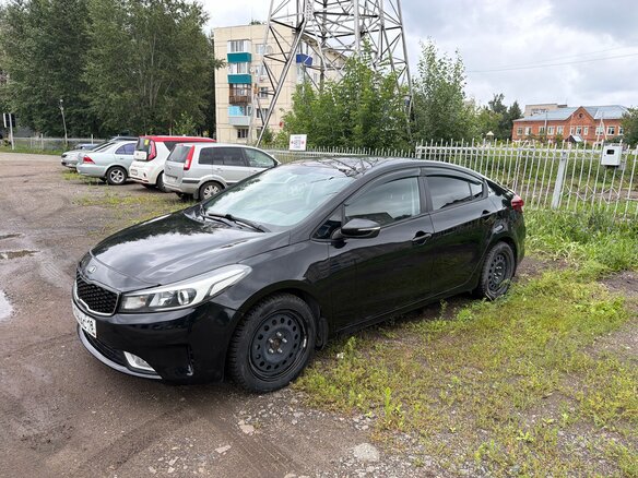 2017 Kia Cerato III Рестайлинг (Classic), чёрный, 800000 рублей - вид 1