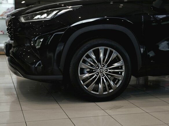 2026 Toyota Highlander IV (XU70), чёрный, 5600000 рублей - вид 1