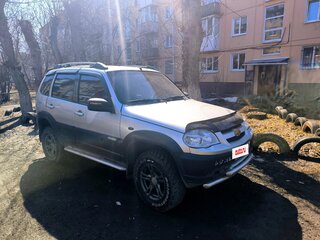 2012 Chevrolet Niva I Рестайлинг, серебристый, 560000 рублей, вид 3