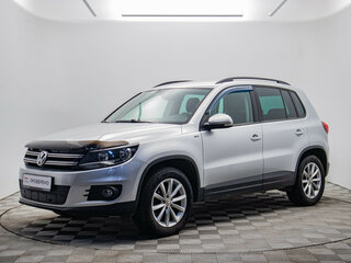 2016 Volkswagen Tiguan I Рестайлинг, серебристый, 1450000 рублей, вид 1