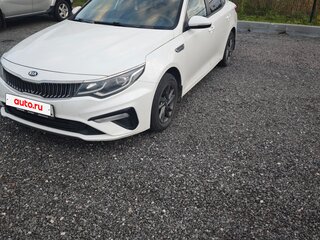2019 Kia Optima IV Рестайлинг, белый, 1250000 рублей, вид 1