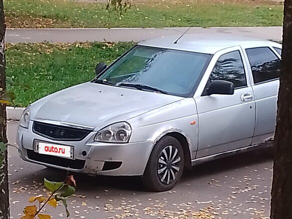 2011 Lada (ВАЗ) Priora I, серебристый, 155000 рублей