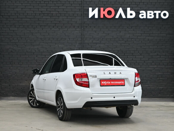 2024 Lada (ВАЗ) Granta I Рестайлинг, белый, 950000 рублей - вид 4