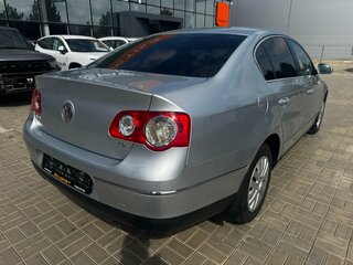 2008 Volkswagen Passat B6, серебристый, 699900 рублей, вид 3