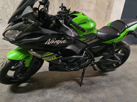 2019 Kawasaki Ninja 650, чёрный, 830000 рублей, вид 2