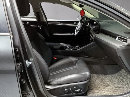 2022 Kia K5 III, чёрный, 2600000 рублей, вид 5