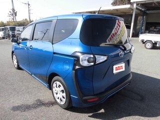 2017 Toyota Sienta II, синий, 1030000 рублей, вид 4