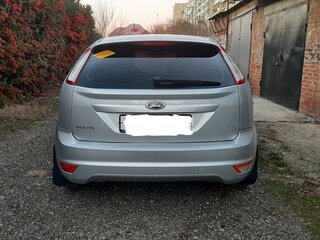 2010 Ford Focus II Рестайлинг, серебристый, 700000 рублей, вид 2