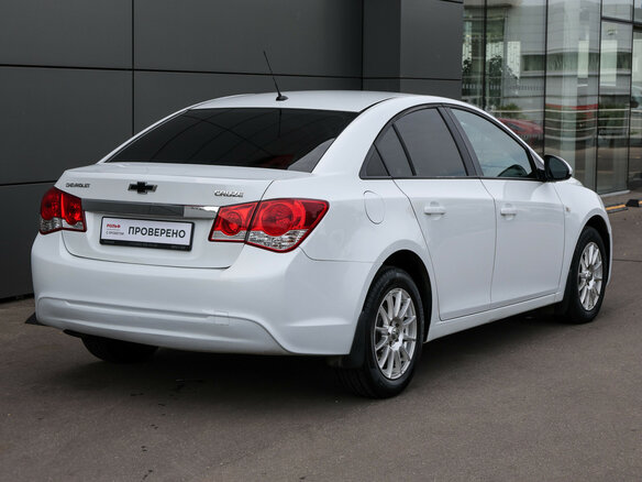 2013 Chevrolet Cruze I Рестайлинг, белый - вид 4