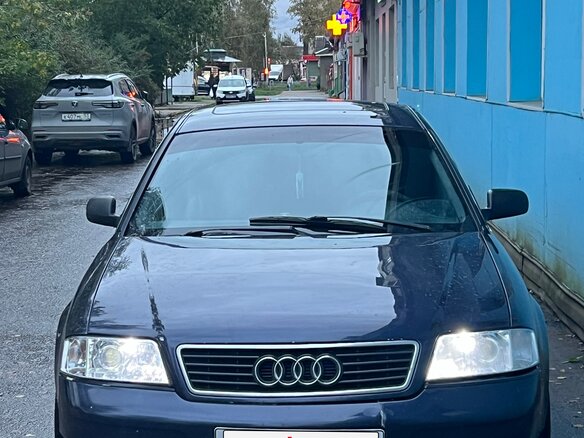 1997 Audi A6 II (C5), синий - вид 1