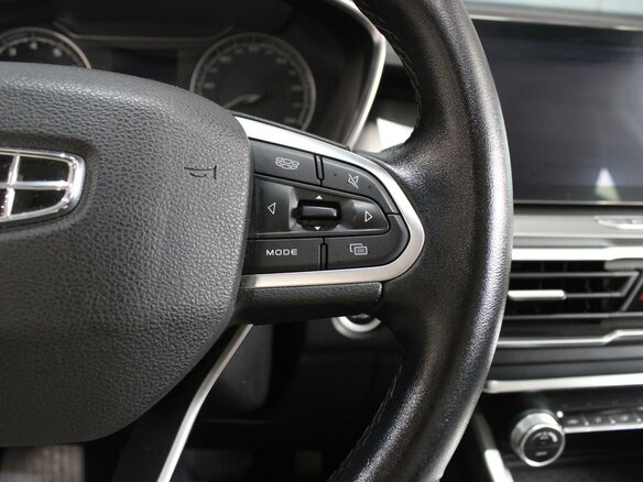 2020 Geely Coolray I, красный, 1760000 рублей - вид 12