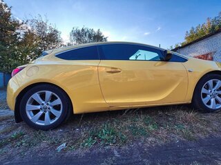 2013 Opel Astra GTC J Рестайлинг, жёлтый, 950000 рублей, вид 3